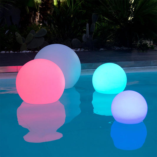 Boule lumineuse sans fil flottante LED multicolore dimmable BOBBY ∅50cm avec télécommande et socle à induction - REDDECO.com