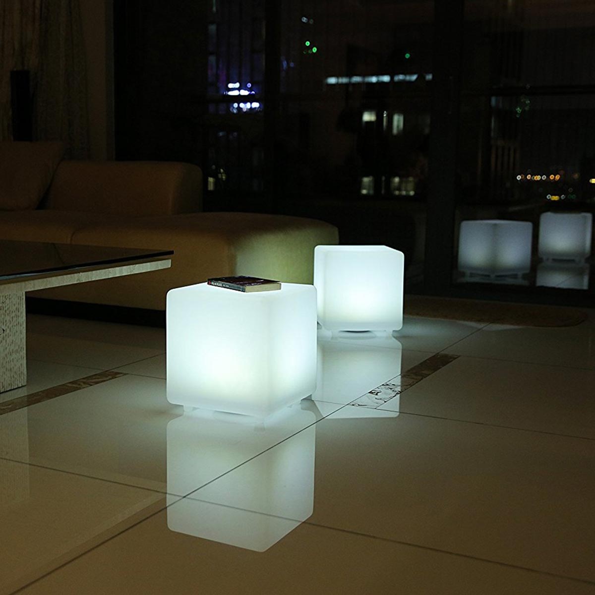 Cube solaire lumineux tabouret table basse LED blanc/multicolore CASY H30cm - REDDECO.com