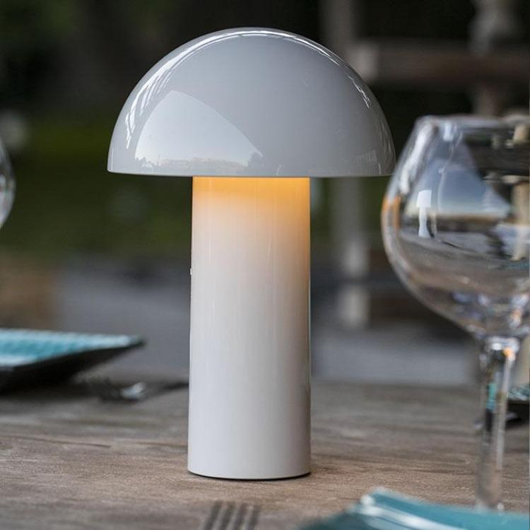 Lampe de table sans fil tête orientable LED blanc chaud TOD WHITE H28cm - REDDECO.com